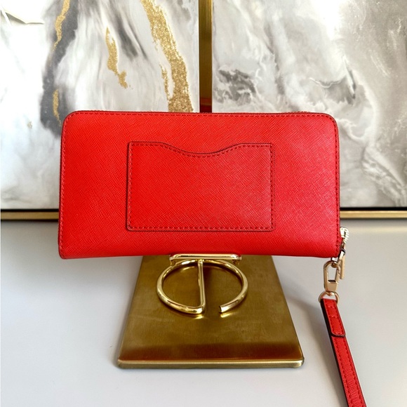 EUC Tory Burch Women's Emerson Wristlet Zip Continental - Picture 2 of 10